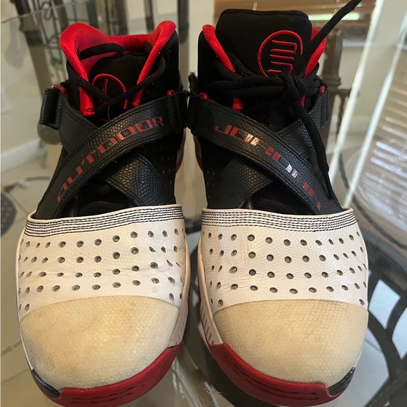 Jordan 2010 Outdoor #40744
White Red Black - Picture 4 of 5